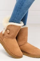 Kožni čizme za snjeg W Bailey Button II | s dodatkom vune UGG 	camel	