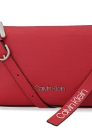 Poštarska torba Calvin Klein crvena
