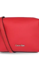 Poštarska torba Calvin Klein crvena